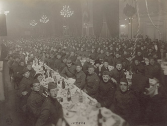 historical image of soldiers at Seder dinner